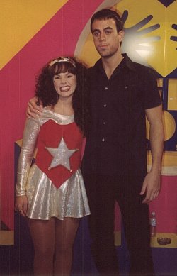 [Tatiana con Enrique Iglesias]