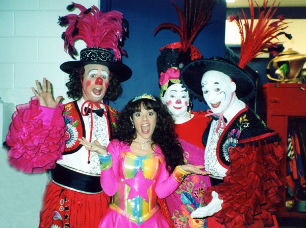 [Chicago circus: with clowns]