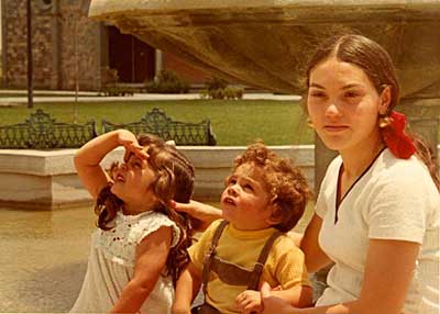 [Con mam y hermanito, 1971]